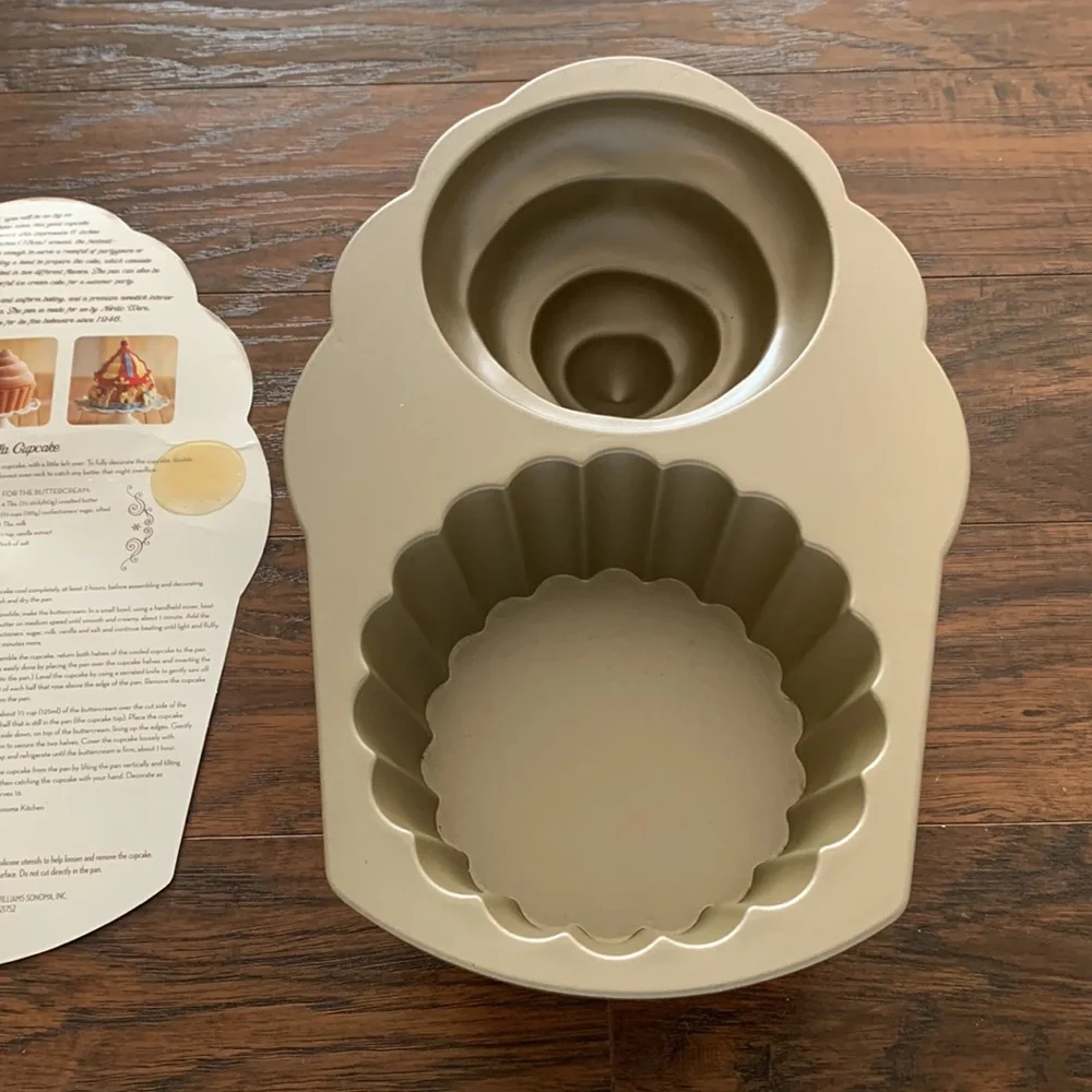 The Great Cupcake Pan from Williams Sonoma